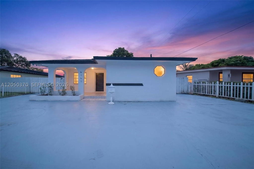 Real estate property located at 6161 4th Ave, Miami-dade, Gratigny Heights Rev, Hialeah, FL