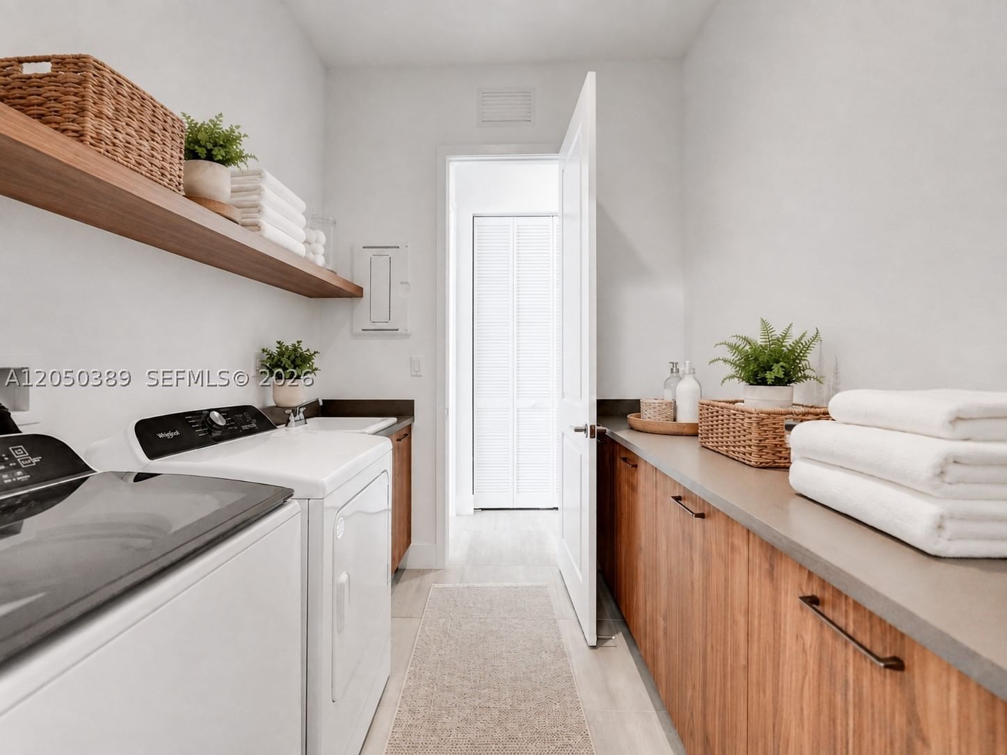 Real estate property located at 5736 104th Ter, Broward, Kingfisher Reserve, Cooper City, FL