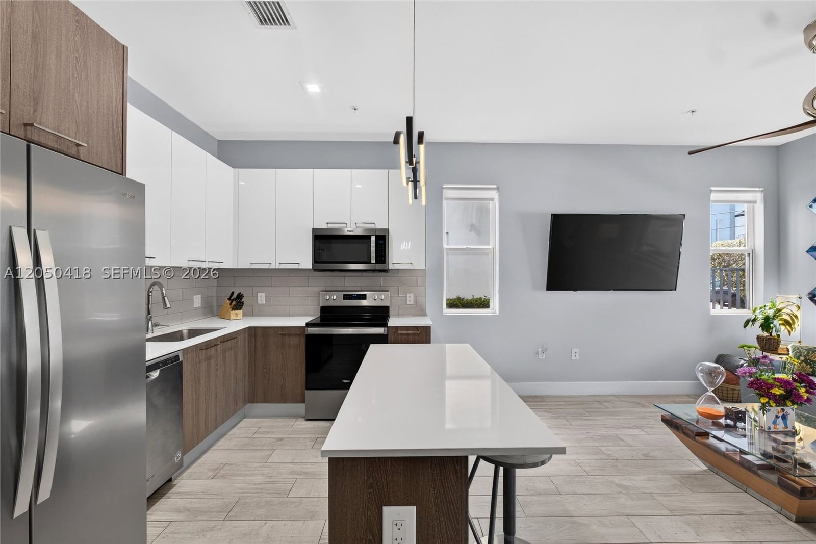 Real estate property located at 405 35th Ct #5, Broward, Urban Village At 5th Ave, Oakland Park, FL
