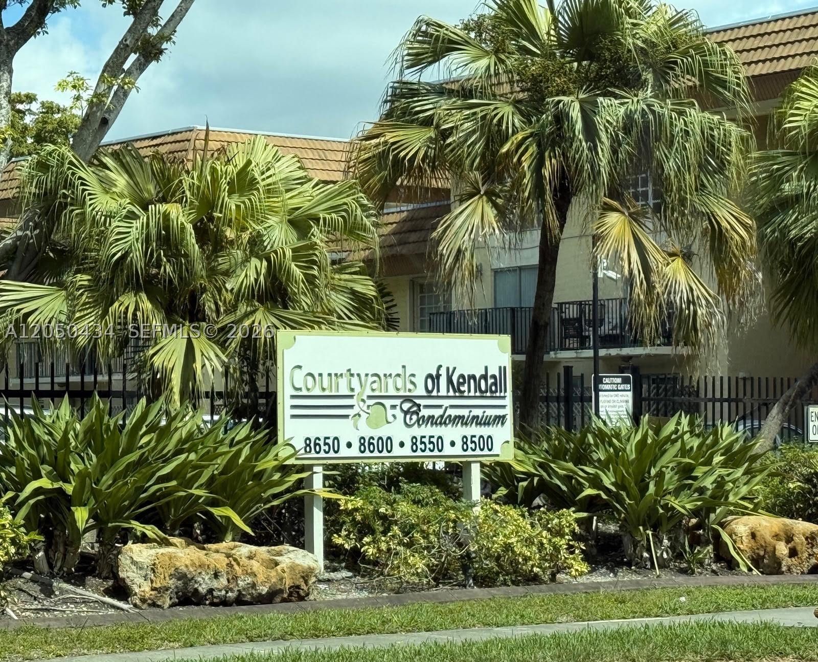 Real estate property located at 8600 109th Ave #4-112, Miami-dade, Courtyards At Kendall Con, Miami, FL