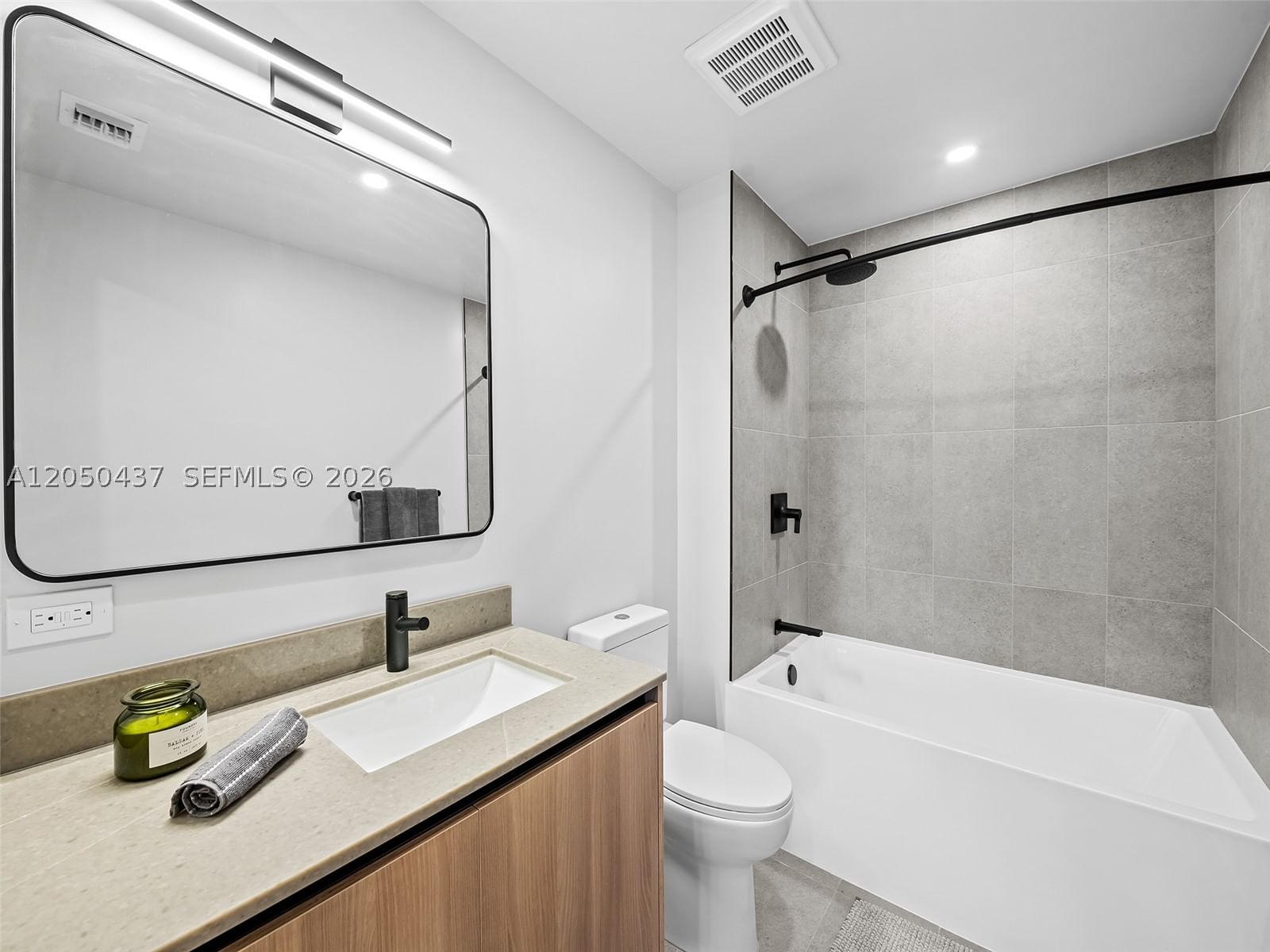 Real estate property located at 121 5th St #3706, Miami-dade, 501 First Residences, Miami, FL