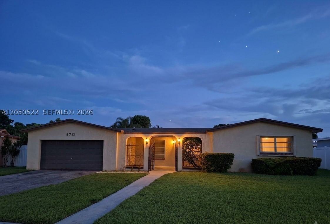 Real estate property located at 8721 18th St, Broward, Pasadena Lakes West, Pembroke Pines, FL