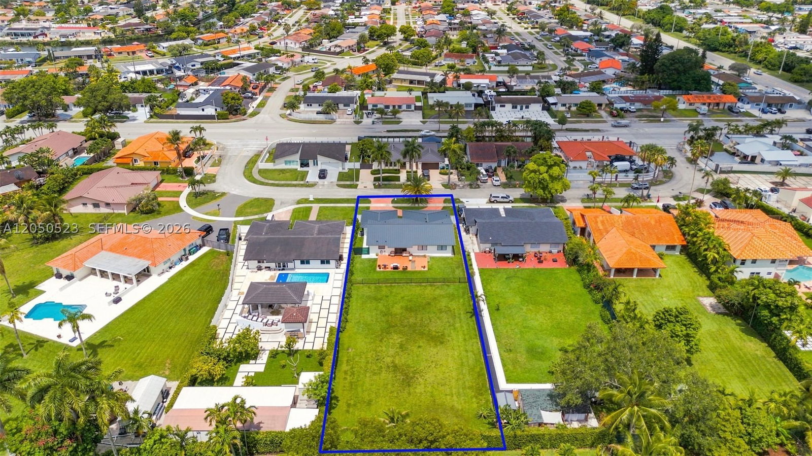 Real estate property located at 1911 126th Ct, Miami-dade, International Gardens Sec, Miami, FL
