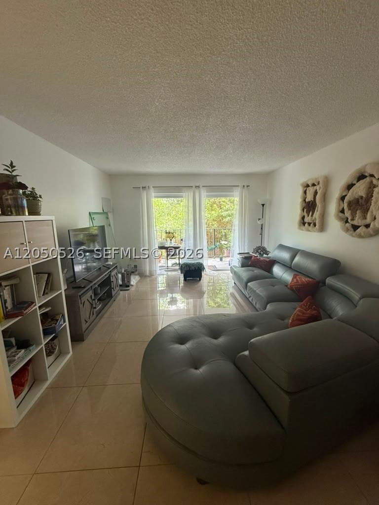 Real estate property located at 9405 Flagler St #212D, Miami-dade, Castillian Club Condo, Miami, FL