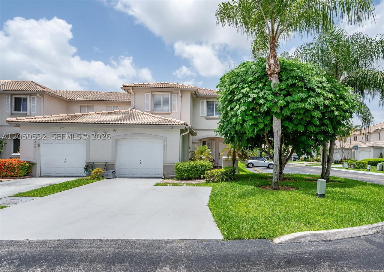 Real estate property located at 7240 162nd Ct, Miami-dade, Heftlers Lago Mar West, Miami, FL