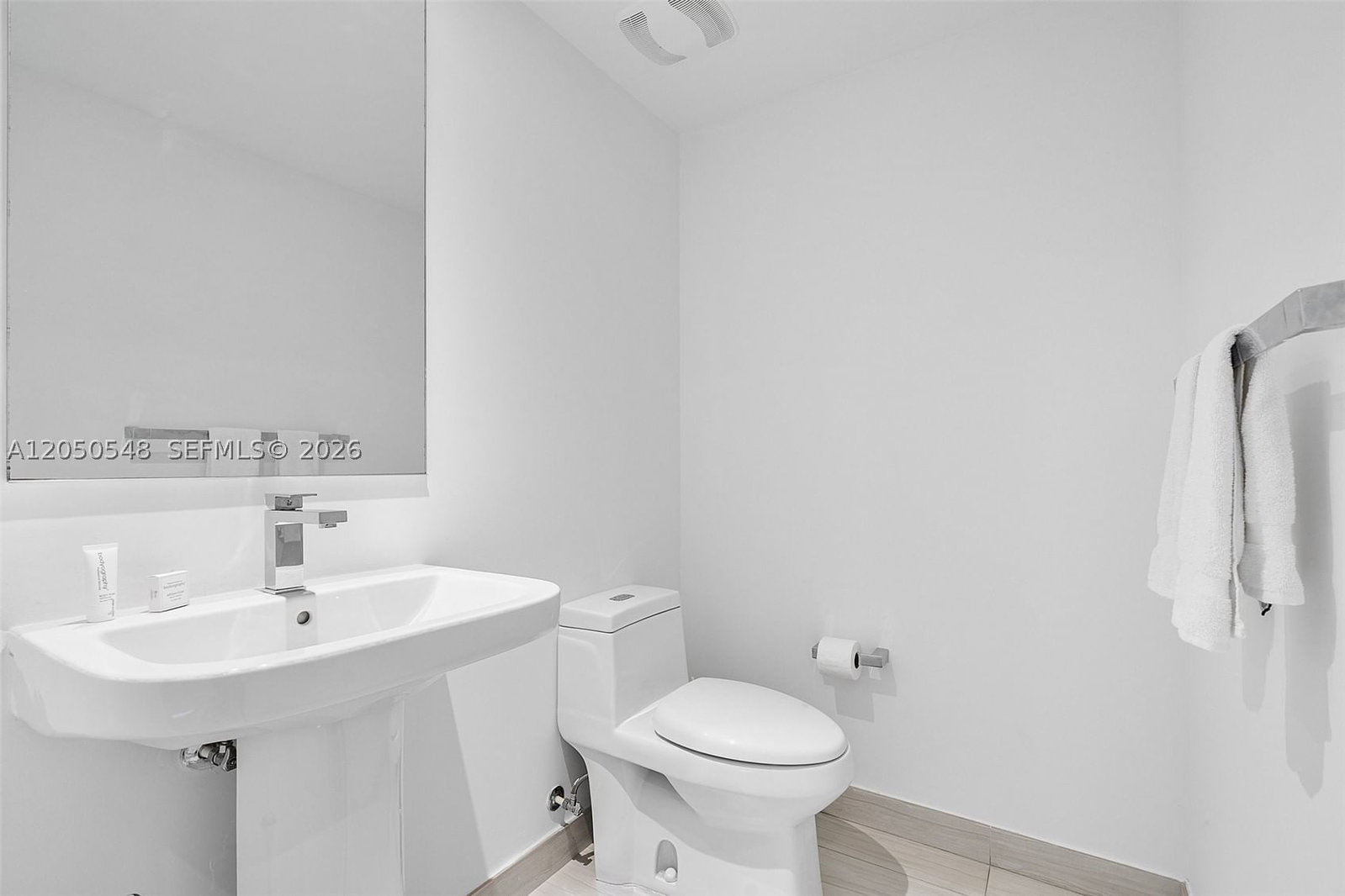 Real estate property located at 4010 Ocean Dr R1508, Broward, 4010 South Ocean Condo, Hollywood, FL