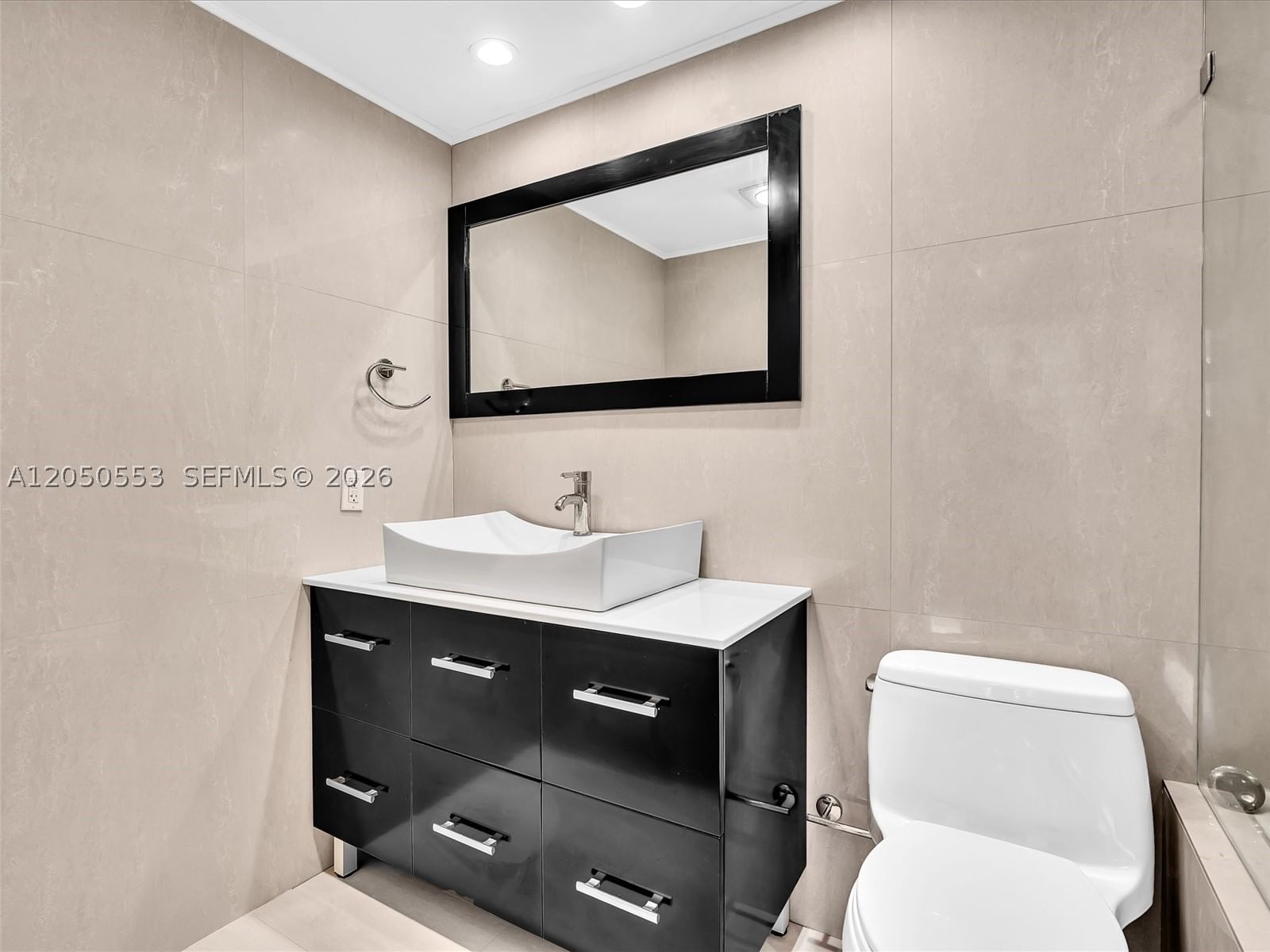 Real estate property located at 4400 Hillcrest Dr #617B, Broward, Hillcrest No 21 Condo, Hollywood, FL