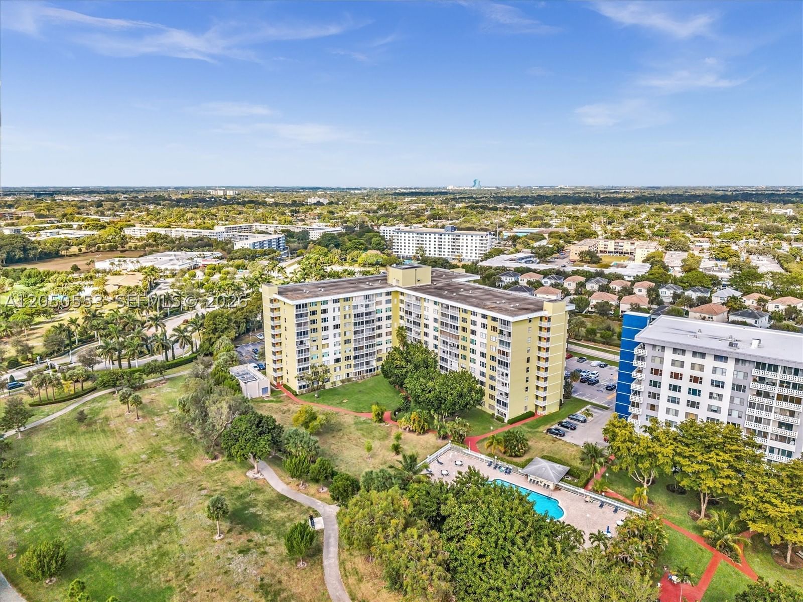 Real estate property located at 4400 Hillcrest Dr #617B, Broward, Hillcrest No 21 Condo, Hollywood, FL