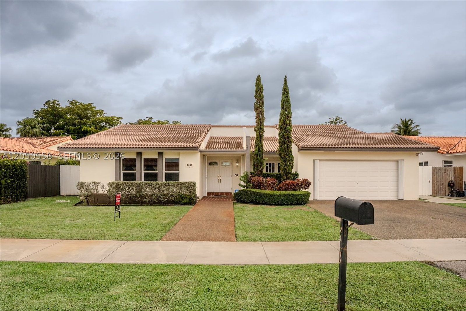 Real estate property located at 2431 124th Ave, Miami-dade, International Gardens Sec, Miami, FL