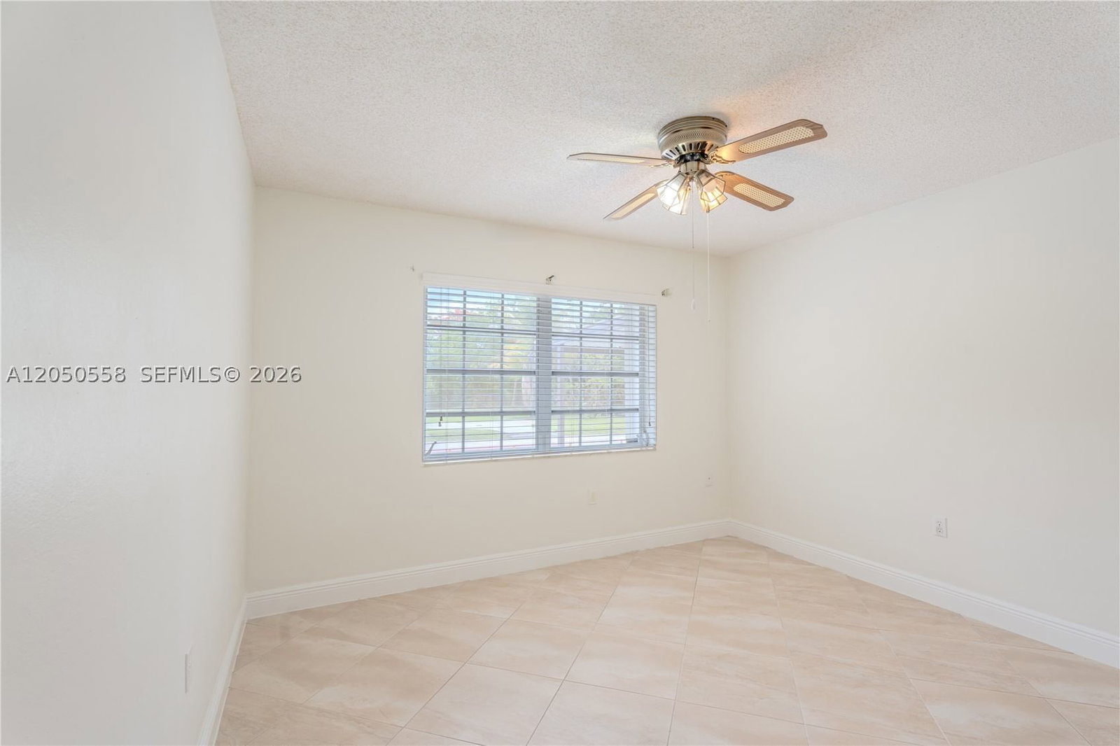 Real estate property located at 2431 124th Ave, Miami-dade, International Gardens Sec, Miami, FL