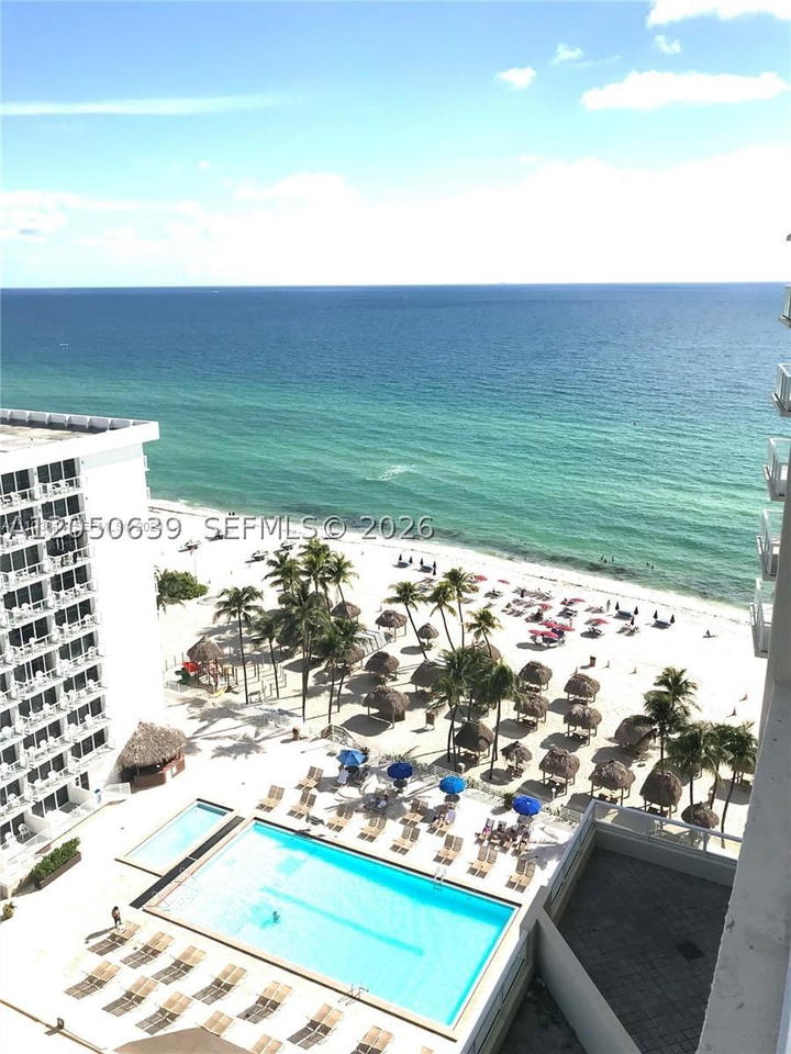Real estate property located at 16699 Collins Ave #1605, Miami-dade, La Perla Condo, Sunny Isles Beach, FL