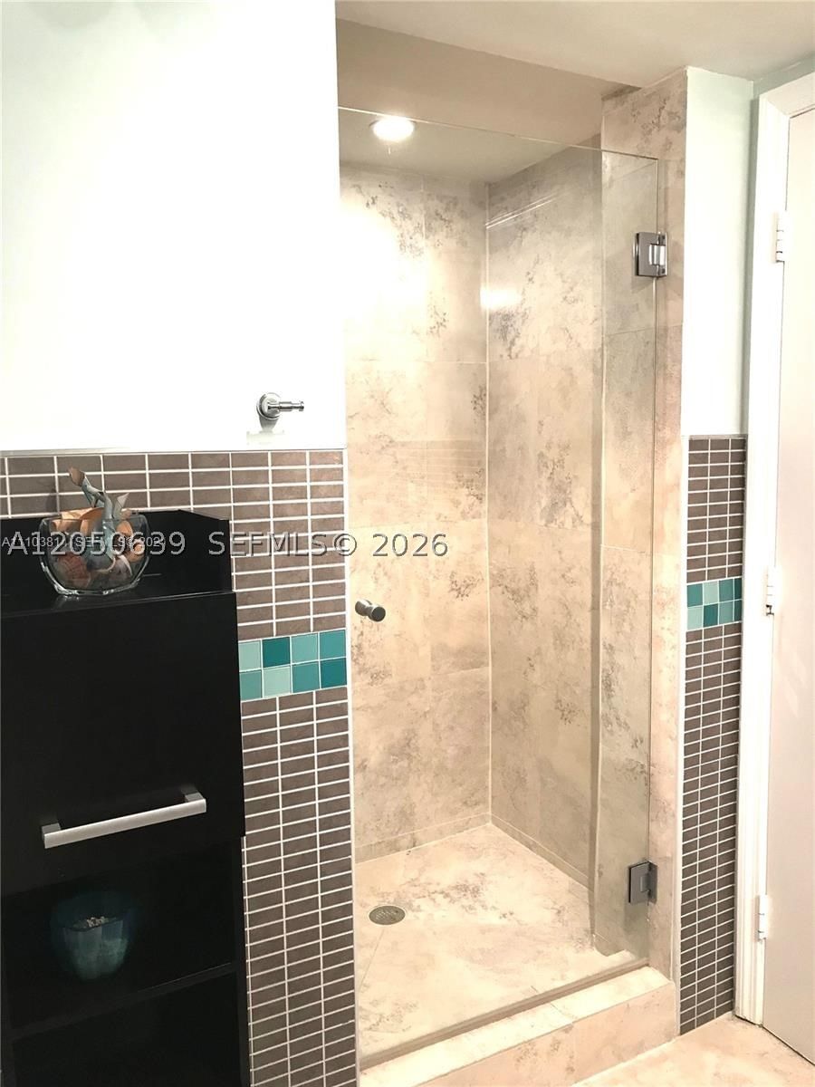Real estate property located at 16699 Collins Ave #1605, Miami-dade, La Perla Condo, Sunny Isles Beach, FL
