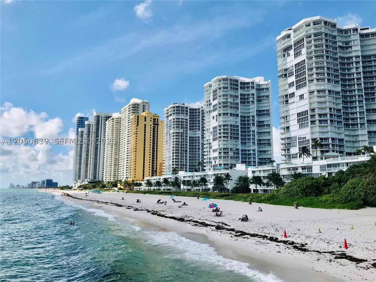 Real estate property located at 16699 Collins Ave #1605, Miami-dade, La Perla Condo, Sunny Isles Beach, FL
