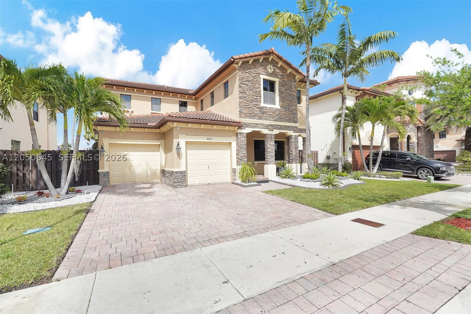 Real estate property located at 8910 98th Ct, Miami-dade, Doral Breeze, Doral, FL