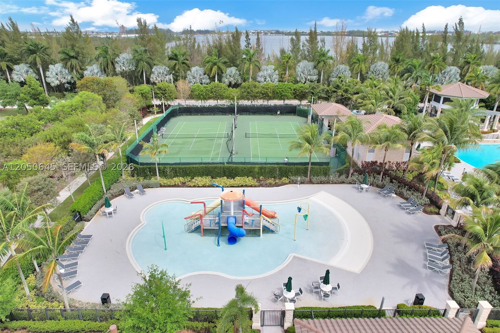 Real estate property located at 8910 98th Ct, Miami-dade, Doral Breeze, Doral, FL