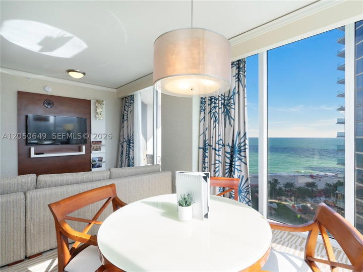 Real estate property located at 18001 Collins Ave #1814, Miami-dade, Trump International Sones, Sunny Isles Beach, FL