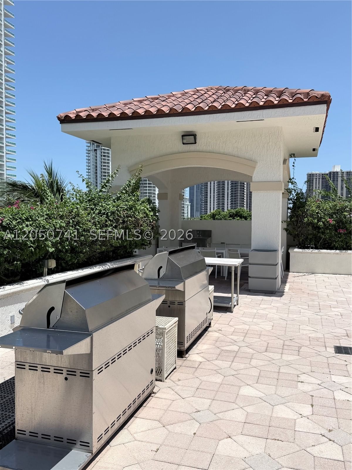 Real estate property located at 20000 Country Club Dr #405, Miami-dade, Turnberry Village, Aventura, FL