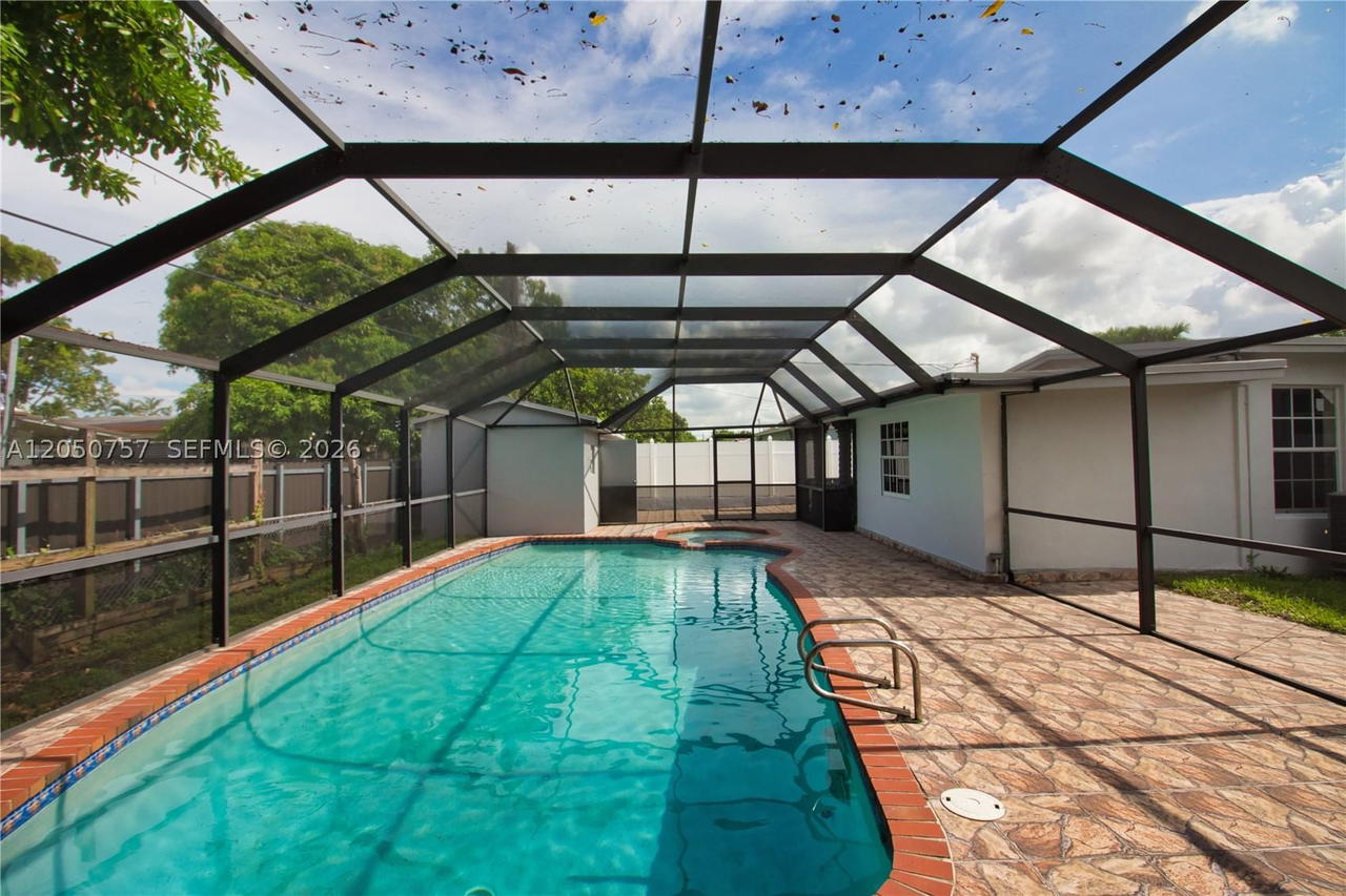 Real estate property located at 19522 37th Ct, Miami-dade, Carol City 2nd Addn, Miami Gardens, FL