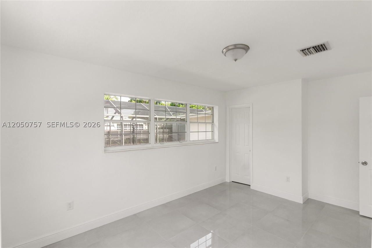 Real estate property located at 19522 37th Ct, Miami-dade, Carol City 2nd Addn, Miami Gardens, FL