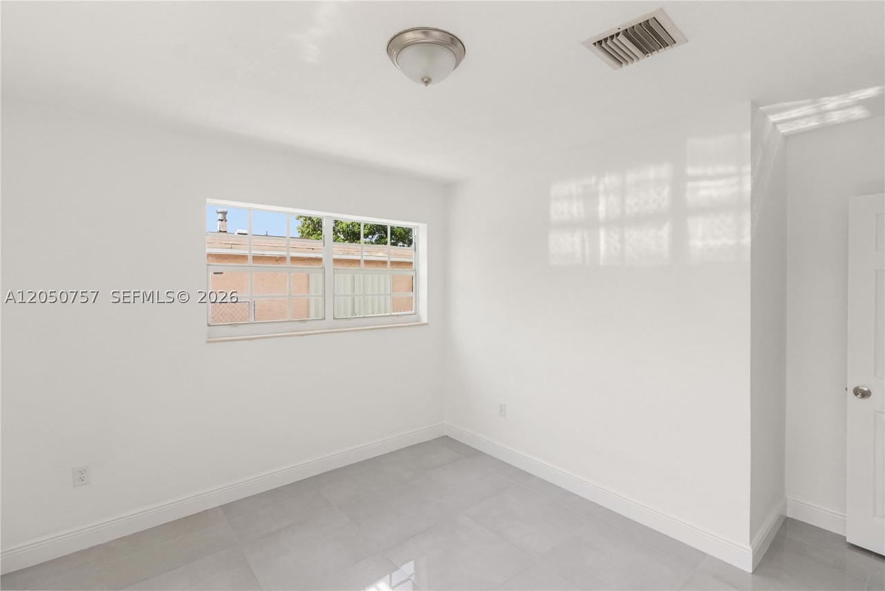 Real estate property located at 19522 37th Ct, Miami-dade, Carol City 2nd Addn, Miami Gardens, FL