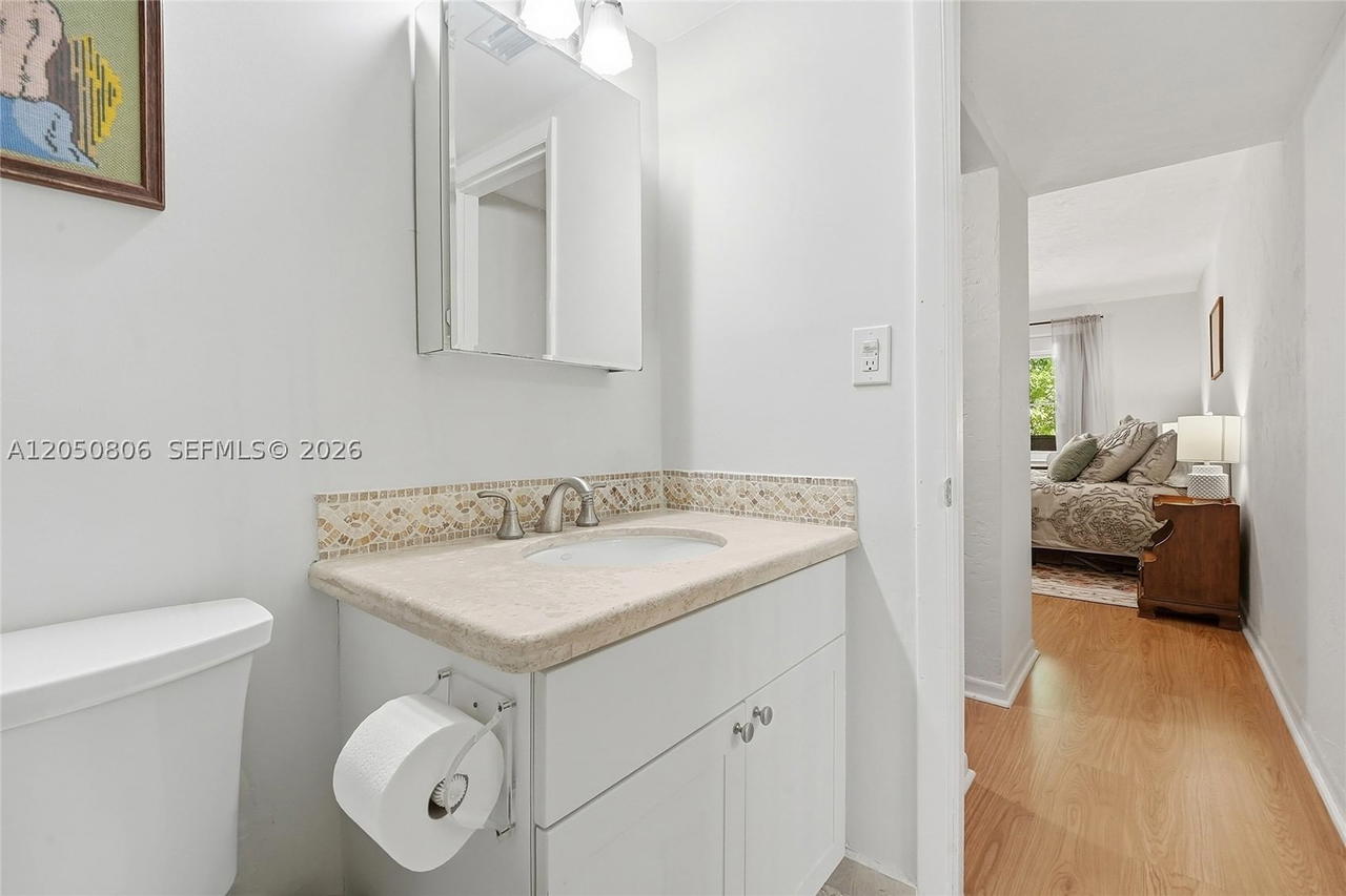 Real estate property located at 1205 Mariposa Ave #403, Miami-dade, Villa Capri Condo, Coral Gables, FL