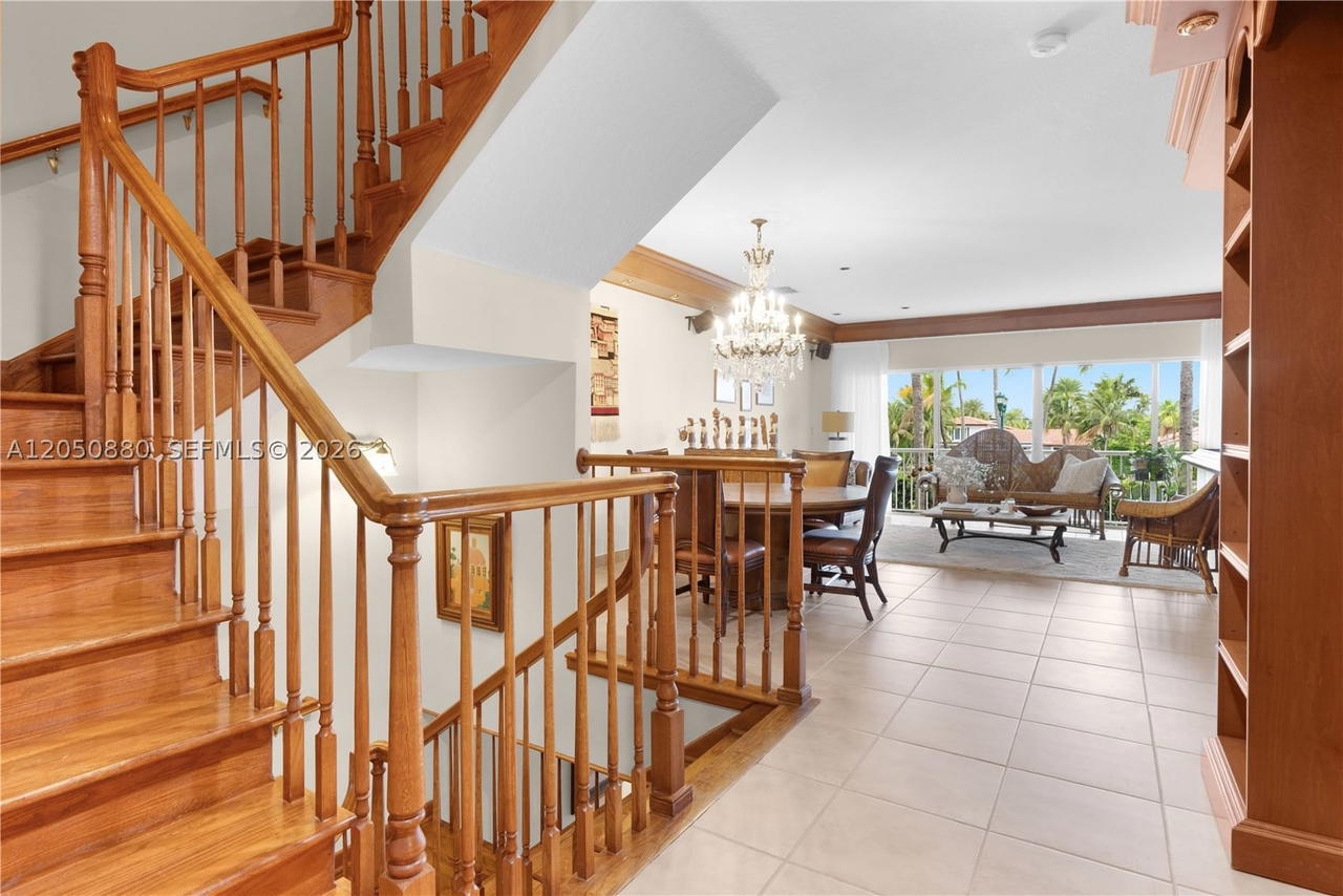 Real estate property located at 21399 Marina Cove Cir M-15, Miami-dade, Marina Cove At Harbor Vil, Aventura, FL