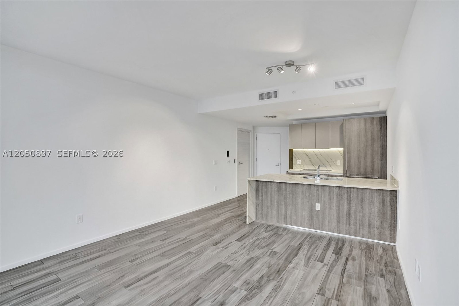 Real estate property located at 801 Miami Ave #3903, Miami-dade, 801 Sma Residences Condo, Miami, FL