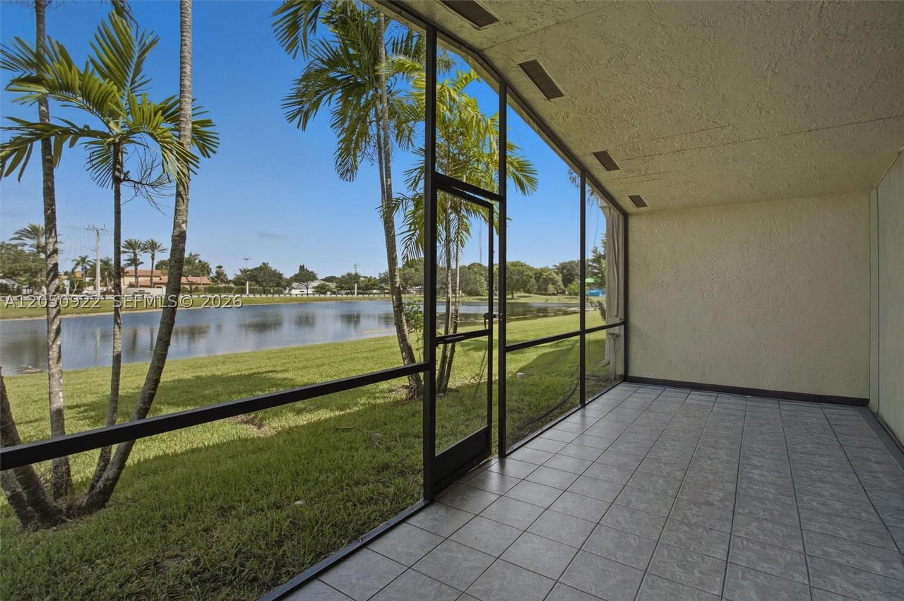 Real estate property located at 502 Woodgate Cir B, Broward, Woodgate Condominium 42, Sunrise, FL