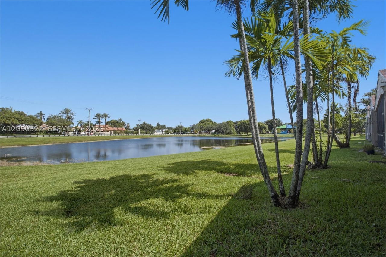 Real estate property located at 502 Woodgate Cir B, Broward, Woodgate Condominium 42, Sunrise, FL
