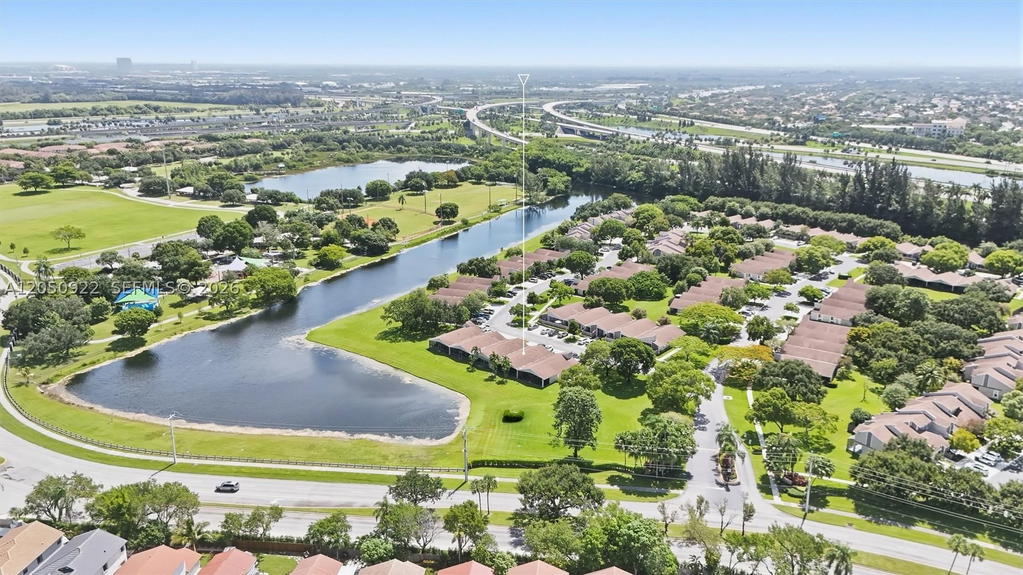 Real estate property located at 502 Woodgate Cir B, Broward, Woodgate Condominium 42, Sunrise, FL