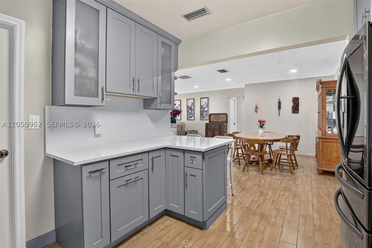 Real estate property located at 206 32nd Ave, Broward, Orangebrook Golf Estates, Hollywood, FL