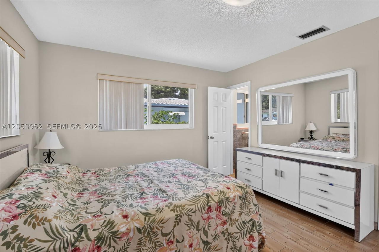 Real estate property located at 206 32nd Ave, Broward, Orangebrook Golf Estates, Hollywood, FL