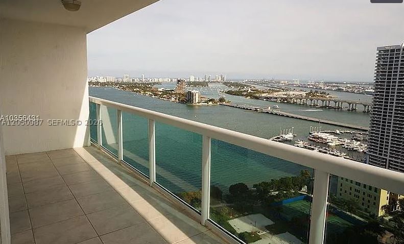 Real estate property located at 1800 Bayshore Dr #3014, Miami-dade, 1800 Club Condo, Miami, FL