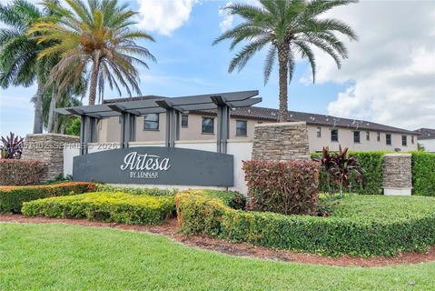 Real estate property located at 11477 248th, Miami-dade, Coco Palm Estates, Homestead, FL