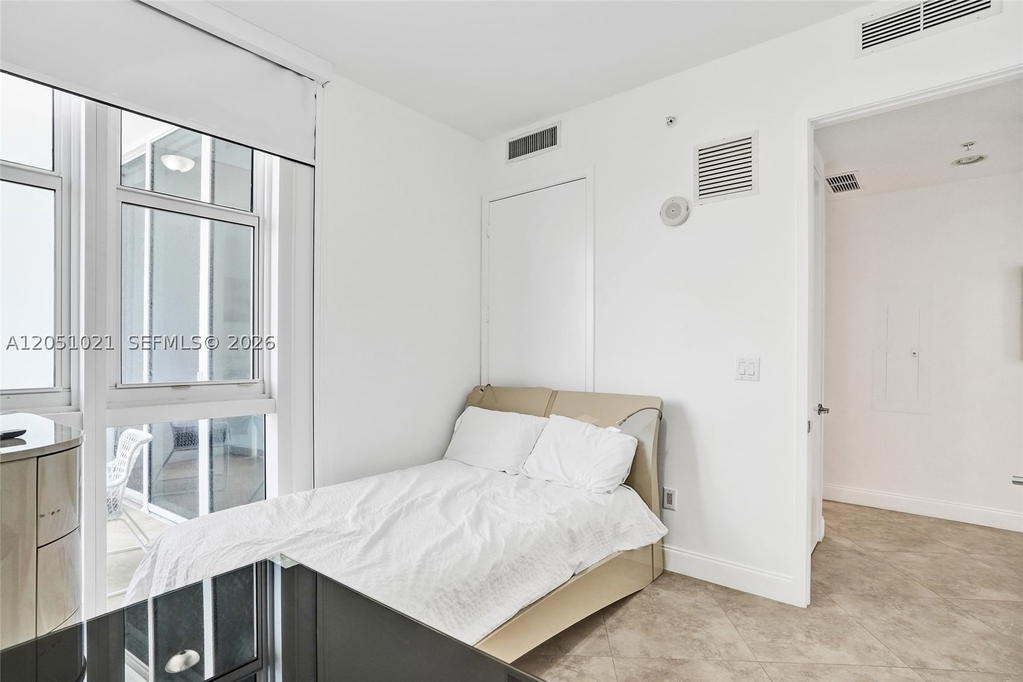 Real estate property located at 18201 Collins Ave #4705, Miami-dade, Trump Royale Condo, Sunny Isles Beach, FL