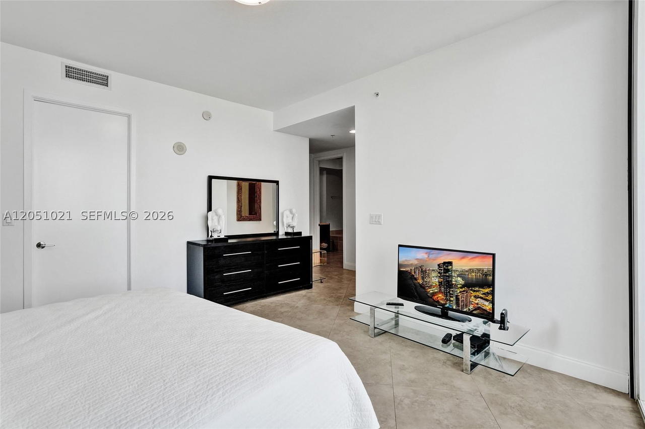 Real estate property located at 18201 Collins Ave #4705, Miami-dade, Trump Royale Condo, Sunny Isles Beach, FL