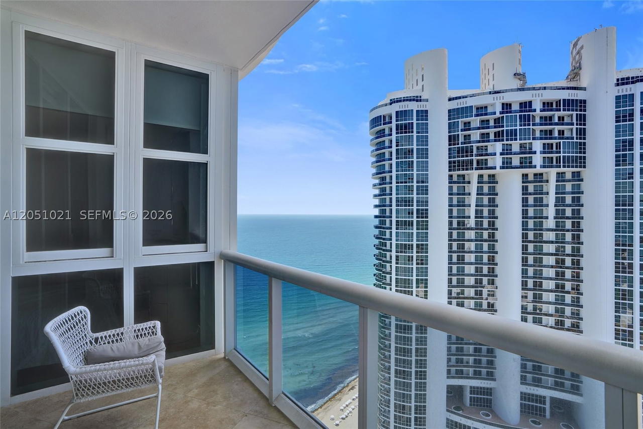 Real estate property located at 18201 Collins Ave #4705, Miami-dade, Trump Royale Condo, Sunny Isles Beach, FL