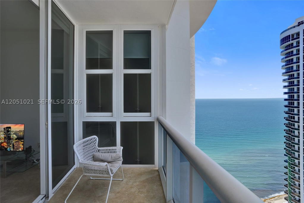 Real estate property located at 18201 Collins Ave #4705, Miami-dade, Trump Royale Condo, Sunny Isles Beach, FL