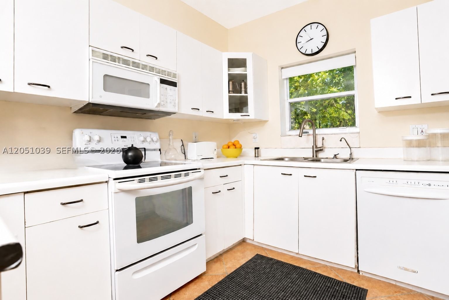 Real estate property located at 1115 Weeping Willow Way, Broward, West Lake Village Plat, Hollywood, FL