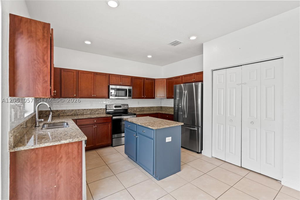 Real estate property located at 3573 93rd Pl, Miami-dade, Bonterra, Hialeah, FL