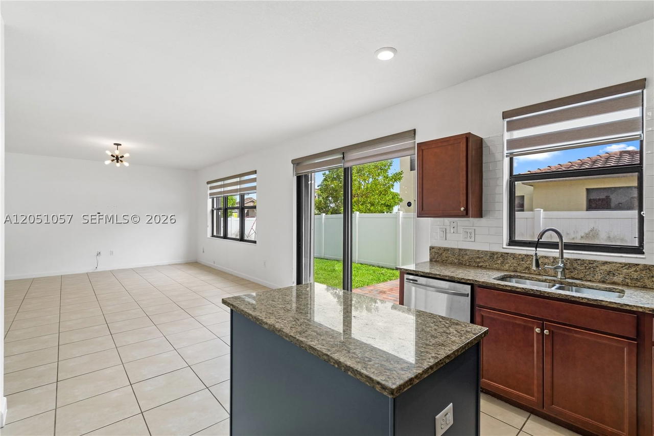 Real estate property located at 3573 93rd Pl, Miami-dade, Bonterra, Hialeah, FL