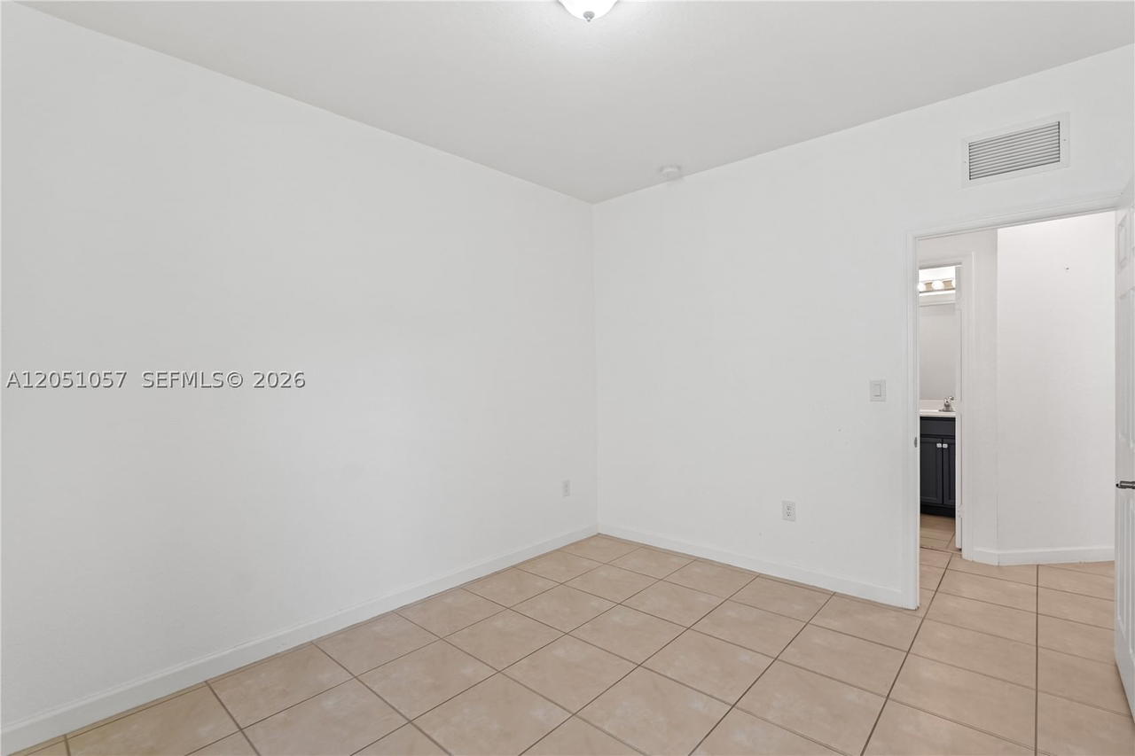 Real estate property located at 3573 93rd Pl, Miami-dade, Bonterra, Hialeah, FL