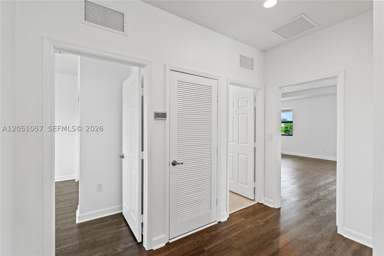 Real estate property located at 3573 93rd Pl, Miami-dade, Bonterra, Hialeah, FL