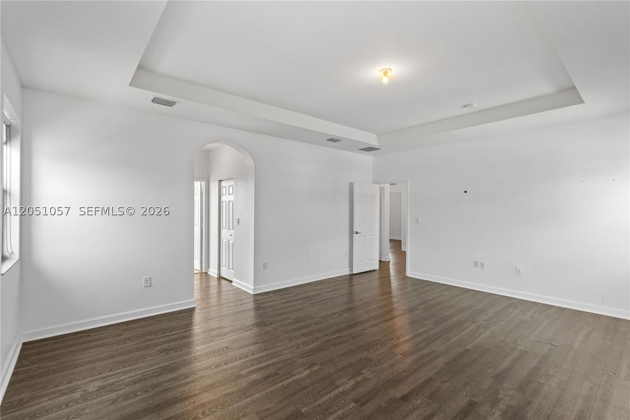 Real estate property located at 3573 93rd Pl, Miami-dade, Bonterra, Hialeah, FL
