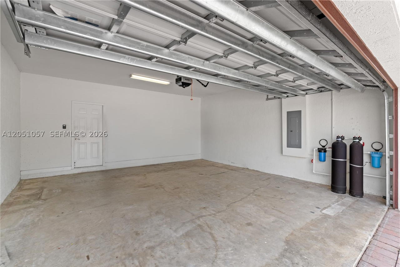 Real estate property located at 3573 93rd Pl, Miami-dade, Bonterra, Hialeah, FL