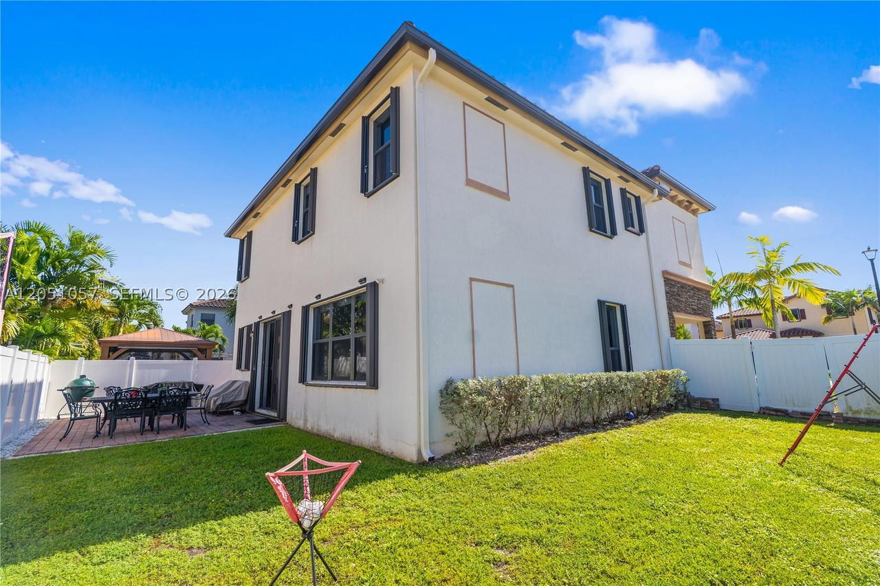 Real estate property located at 3573 93rd Pl, Miami-dade, Bonterra, Hialeah, FL