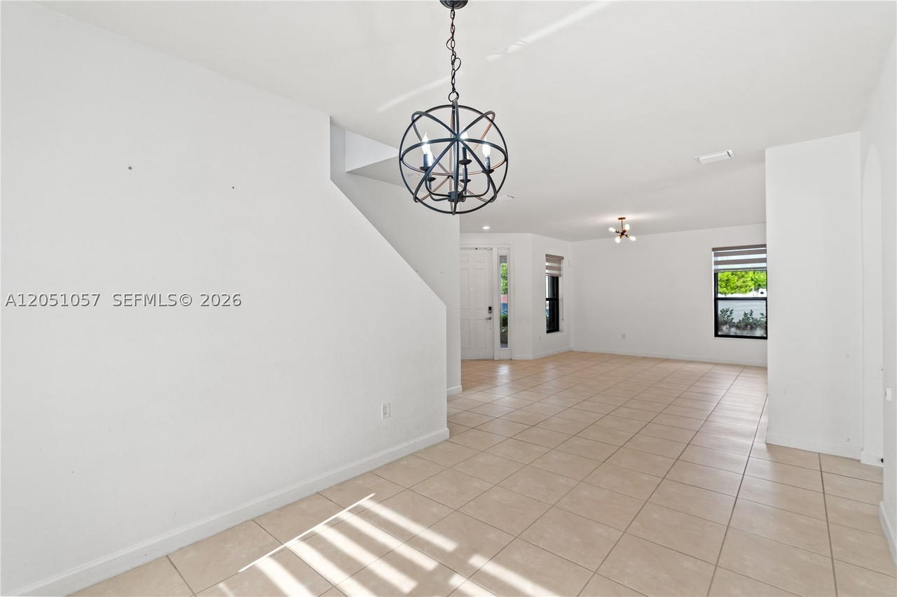 Real estate property located at 3573 93rd Pl, Miami-dade, Bonterra, Hialeah, FL