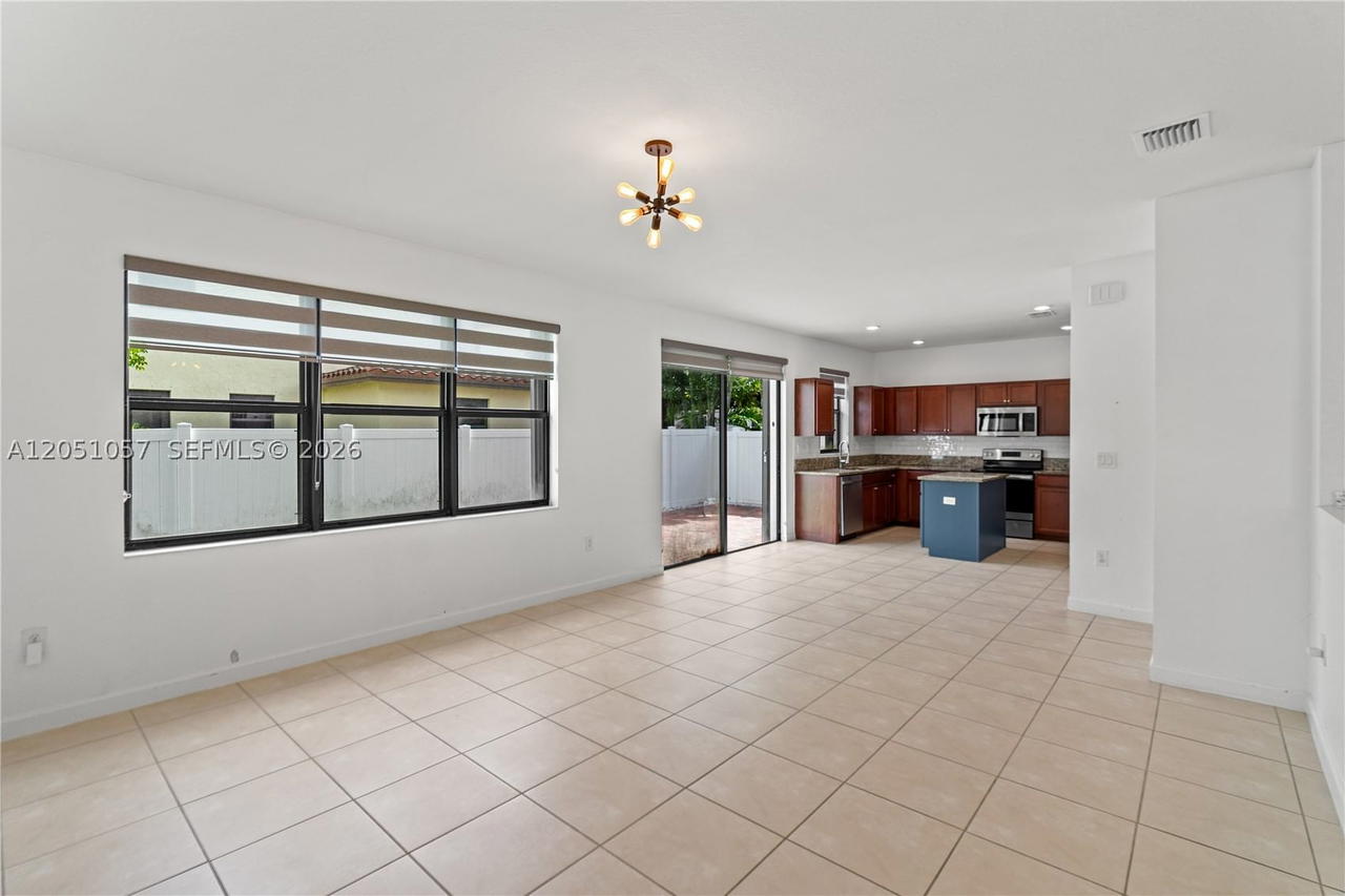 Real estate property located at 3573 93rd Pl, Miami-dade, Bonterra, Hialeah, FL