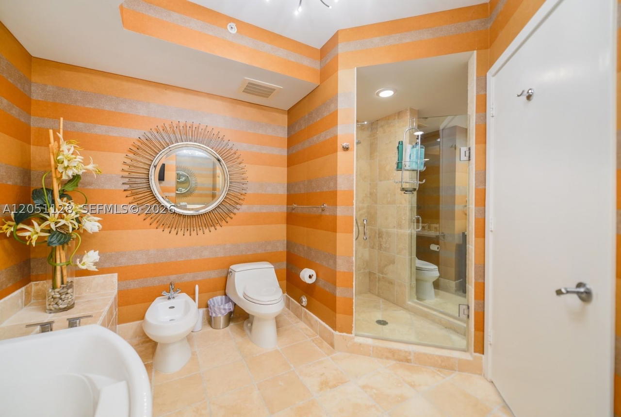 Real estate property located at 18201 Collins Ave #1604, Miami-dade, Trump Royale Condo, Sunny Isles Beach, FL