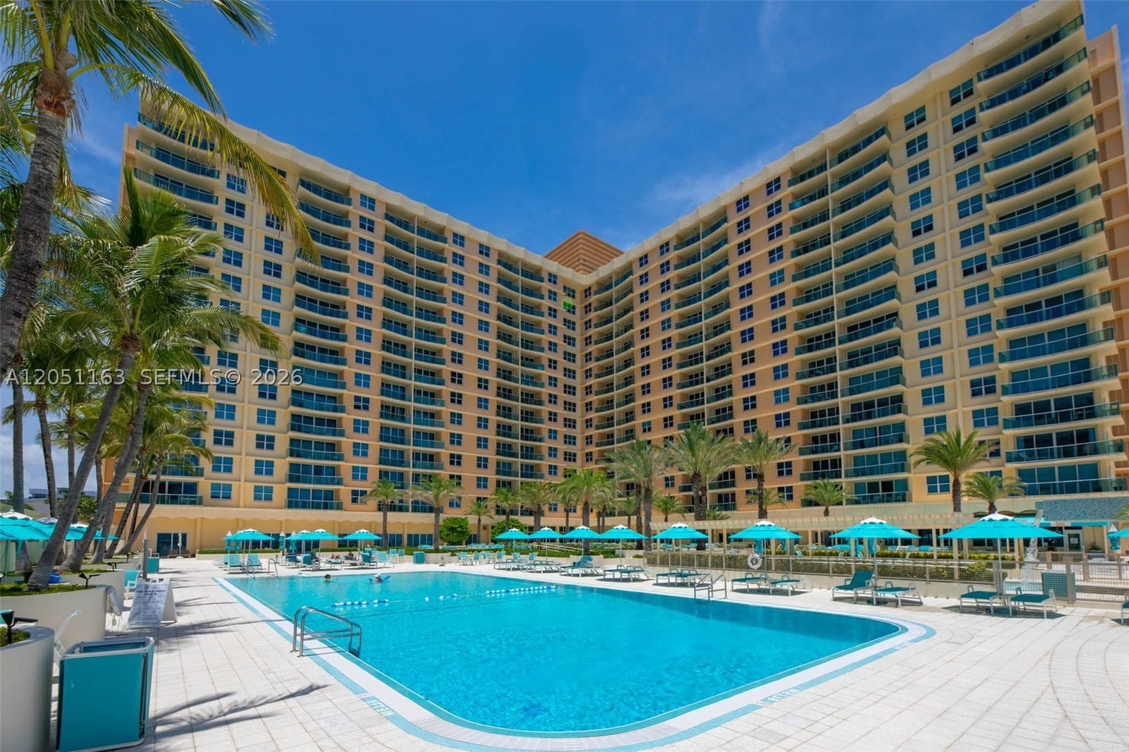 Real estate property located at 2501 Ocean Dr #828, Broward, Wave Condo, Hollywood, FL
